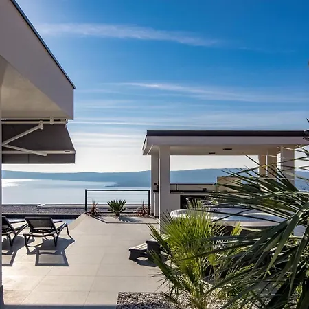 Luxury Ida Villa