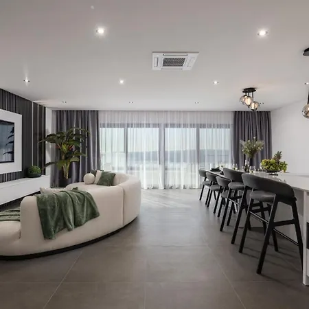 Villa Luxury Ida *
